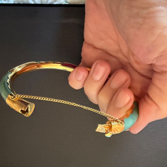 1980s Chinese gold and jade bangle (never worn) - Picture 5 of 10